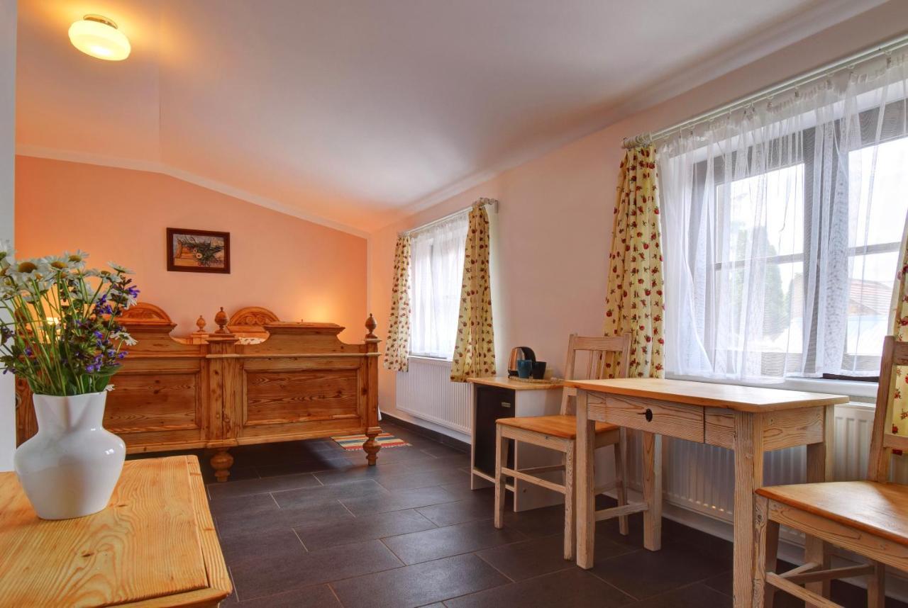 Na Letnim Byte Kouřim Extérieur photo