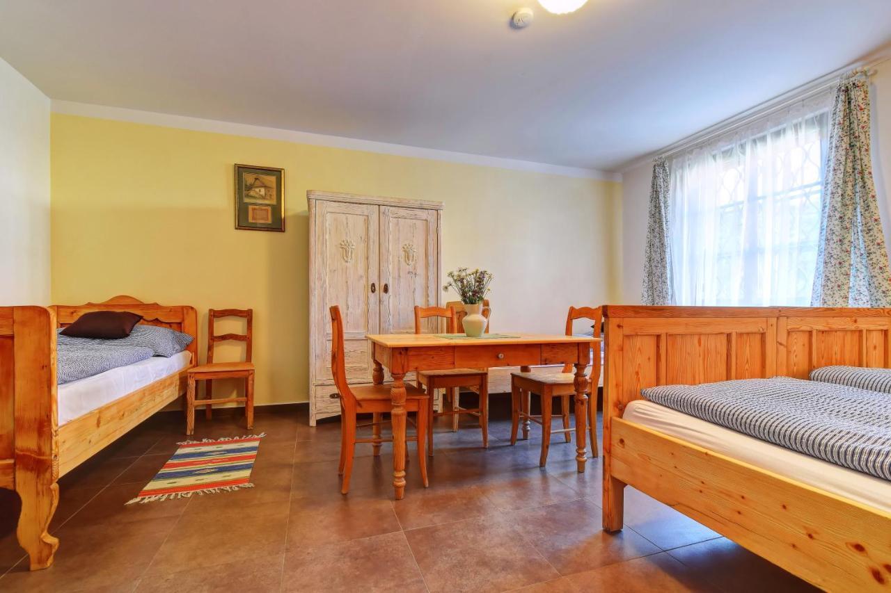 Na Letnim Byte Kouřim Extérieur photo