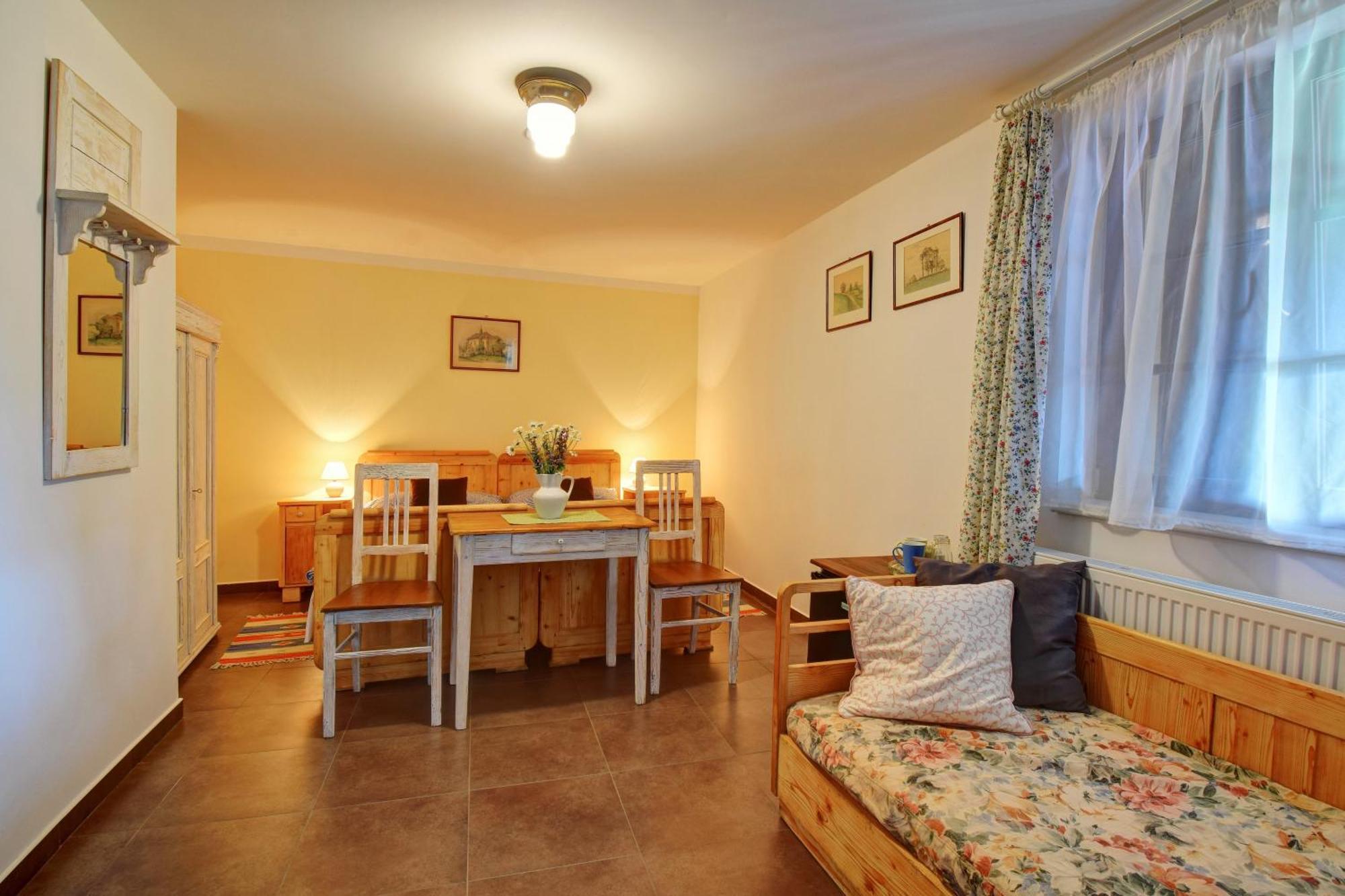 Na Letnim Byte Kouřim Extérieur photo