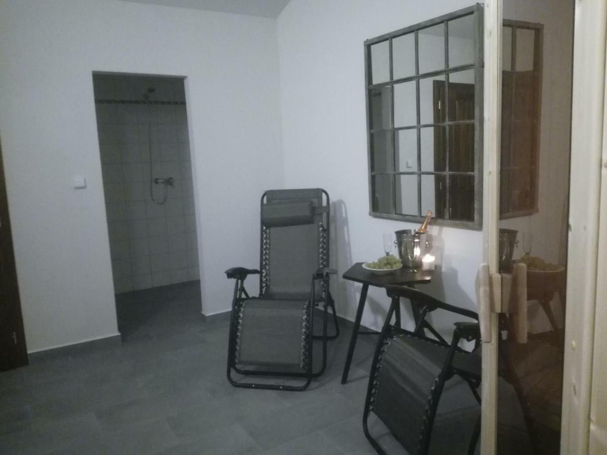 Na Letnim Byte Kouřim Extérieur photo